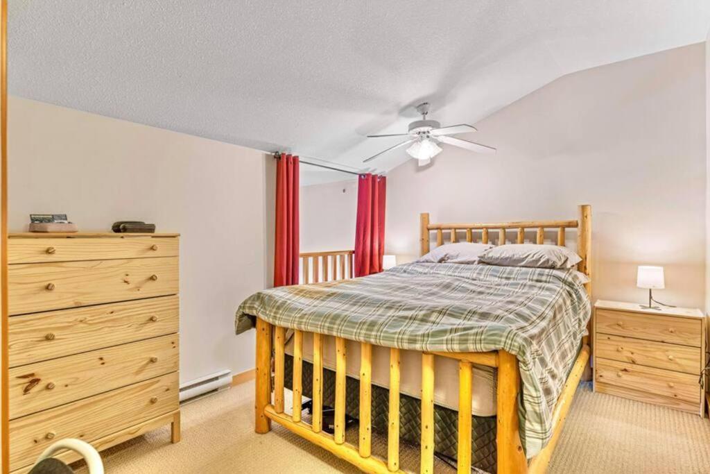 Canmore Mountain View Loft Apartment Heated Outdoor Pool エクステリア 写真